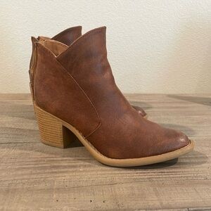 Rustic tan booties size 6